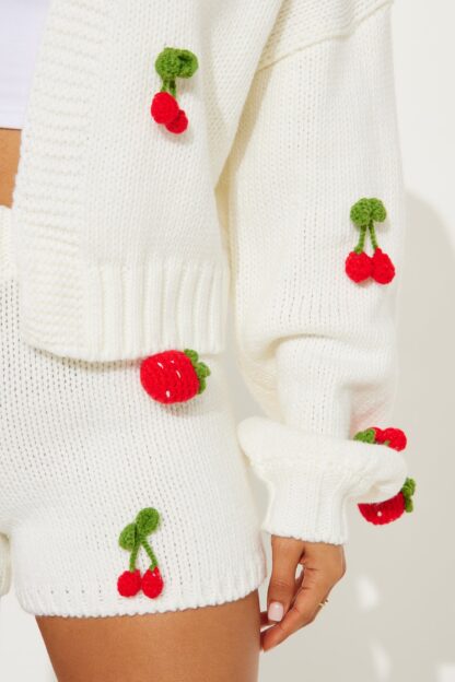 Conjunto Sweater y Shorts con Aplicaciones 3D - Image 3